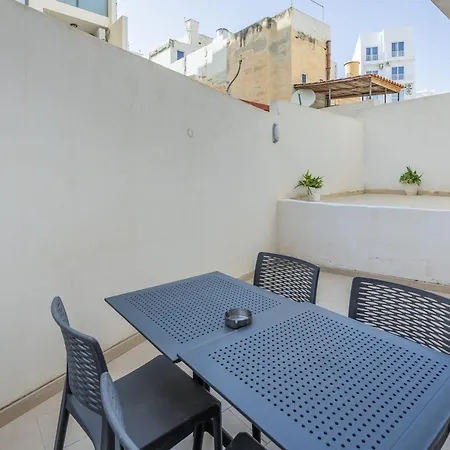 Superb 3br Close To Seafront