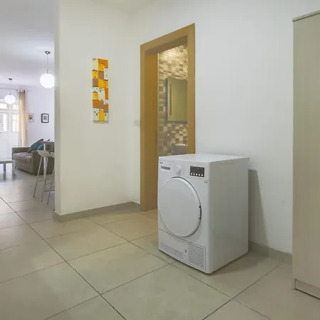 Superb 3br Close To Seafront *