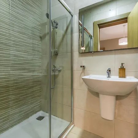 Superb 3br Close To Seafront Apartment *